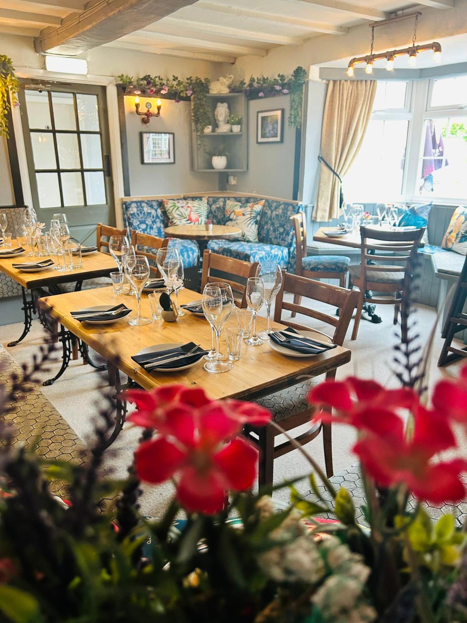 Angel Inn Misson 외부 사진